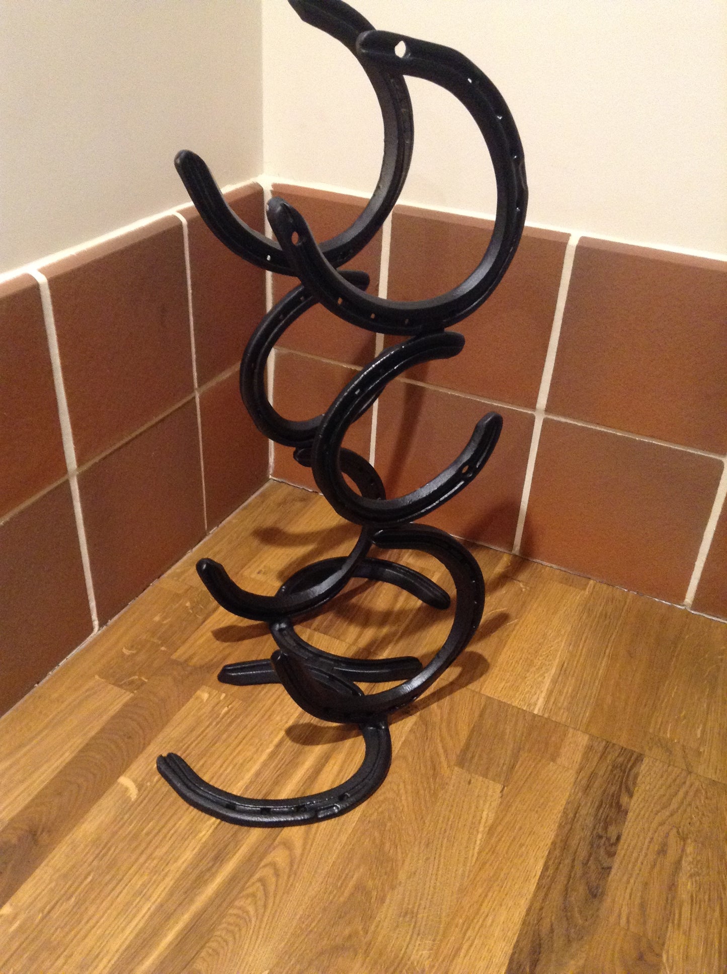 3 bottle horse shoe wine rack (Vertical)