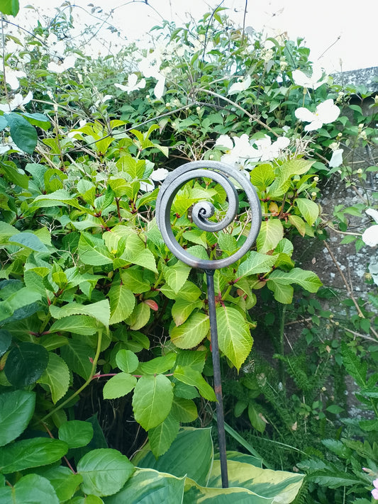 Hand-Made Fishtail Circle Garden Stake (Set of 3)