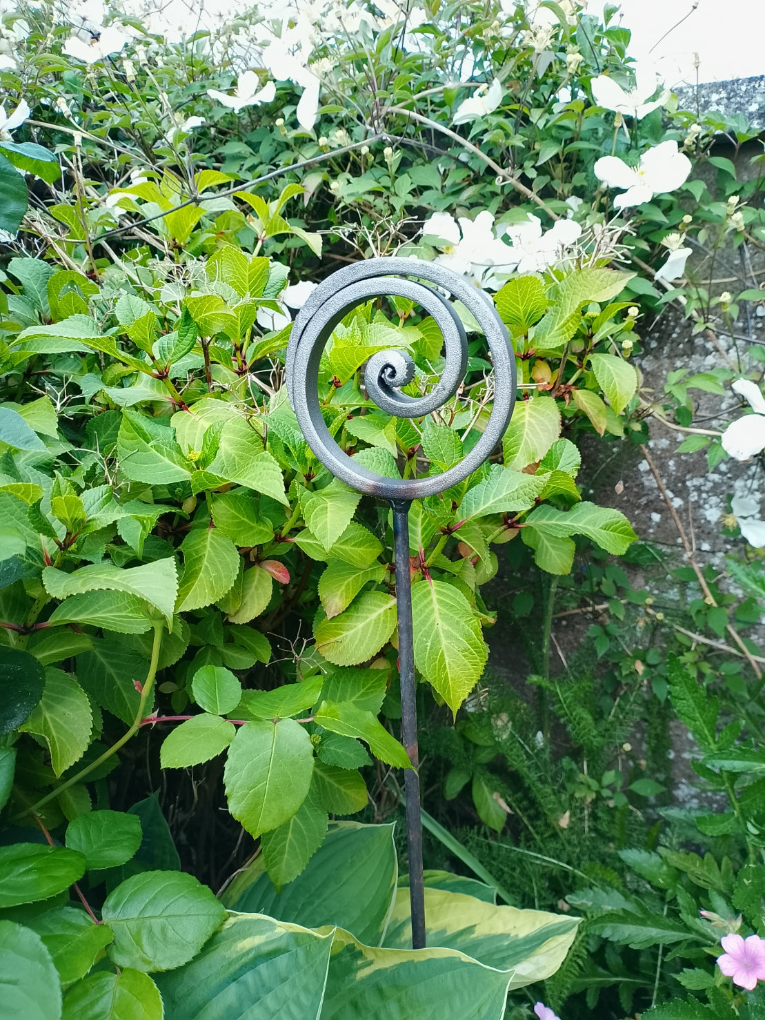 Hand-Made Fishtail Circle Garden Stake (Set of 3)